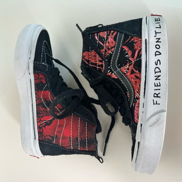 Vans Stranger Things kids Size 13.5 “friends don’t lie” - Picture 1 of 12